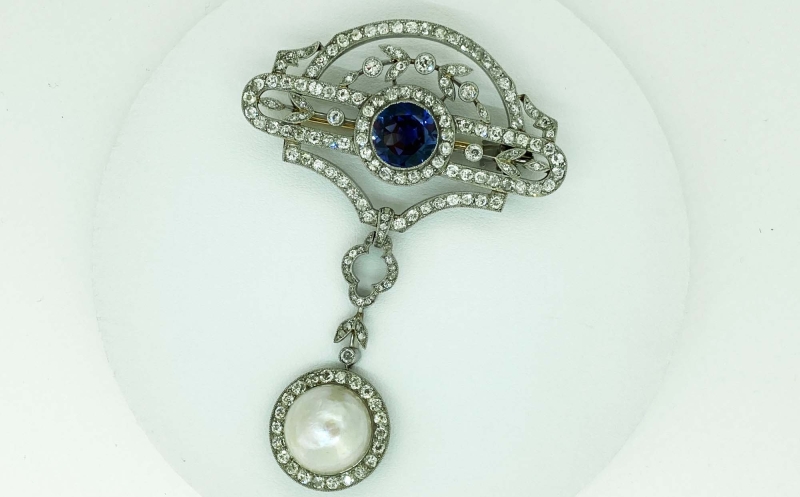 Broche de principios de S XX de platino, oro, diamantes y perlas